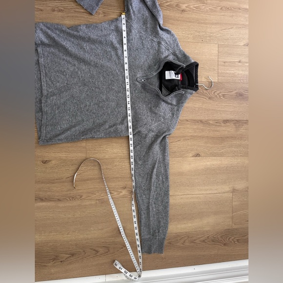 The North Face Wool Quarter Zip - Picture 5 of 6